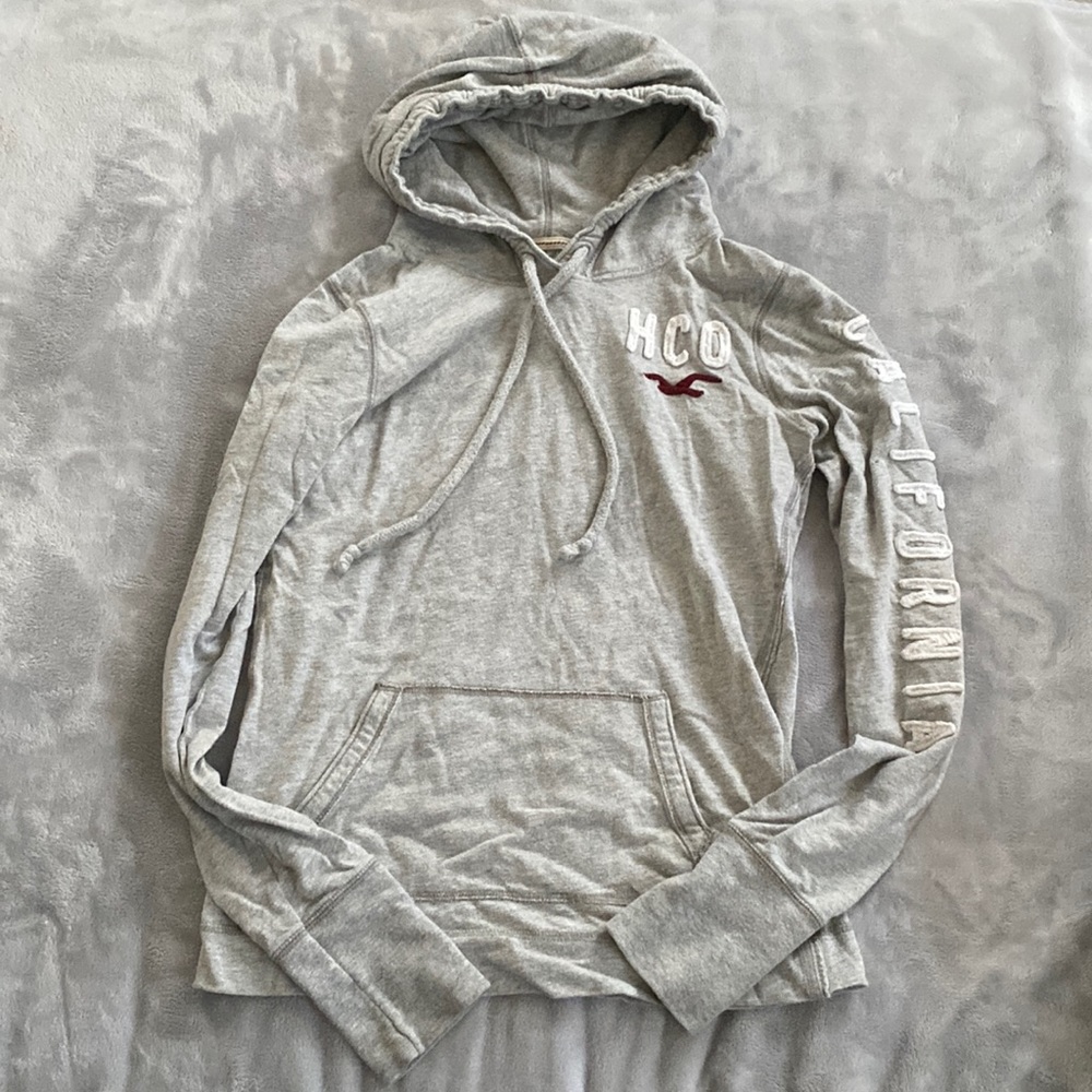 Hollister thin hoodie. Size M.